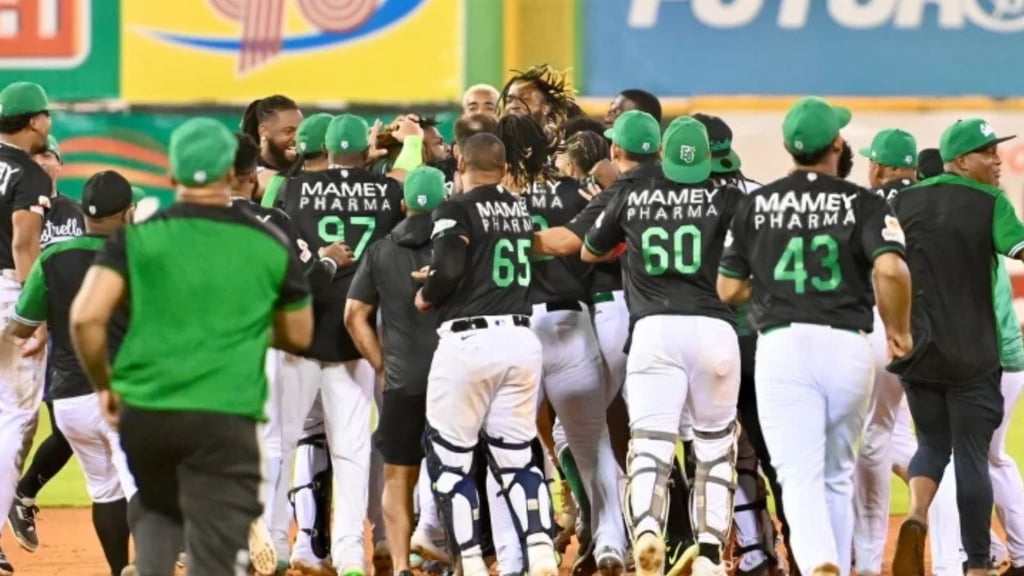 Estrellas Orientales aseguran el primer lugar al vencer 2-1 al Licey post thumbnail image