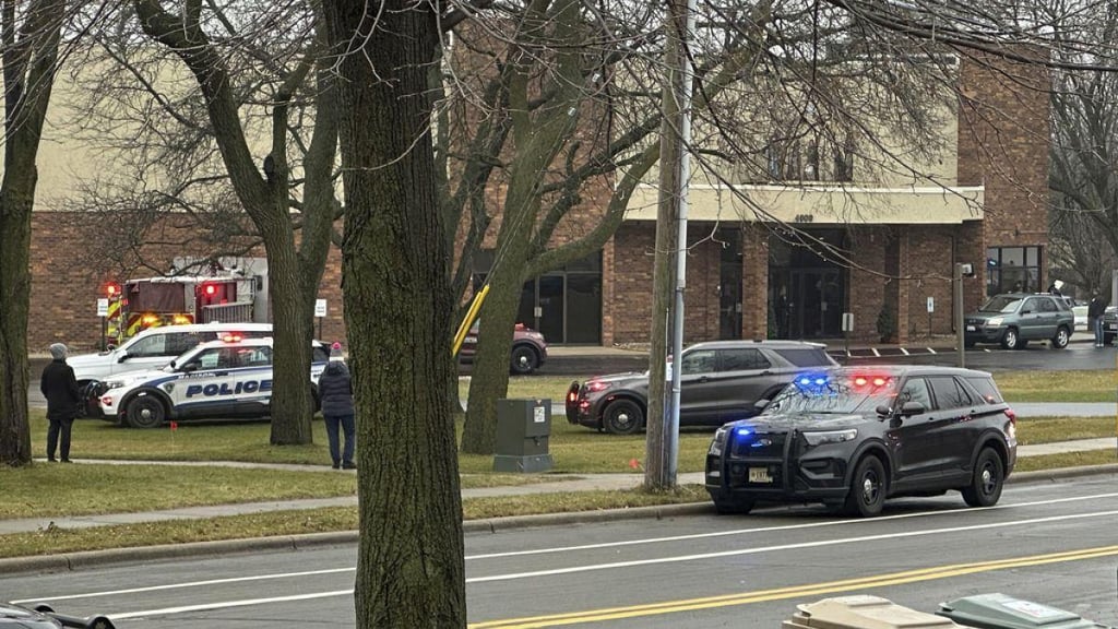 Tiroteo deja al menos tres muertos y siete heridos en escuela de Wisconsin post thumbnail image