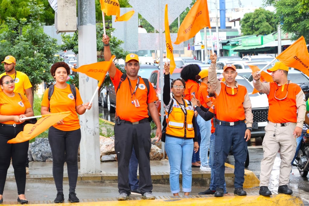 Defensa Civil desplegó unos 8,178 miembros en 385 puntos del país post thumbnail image