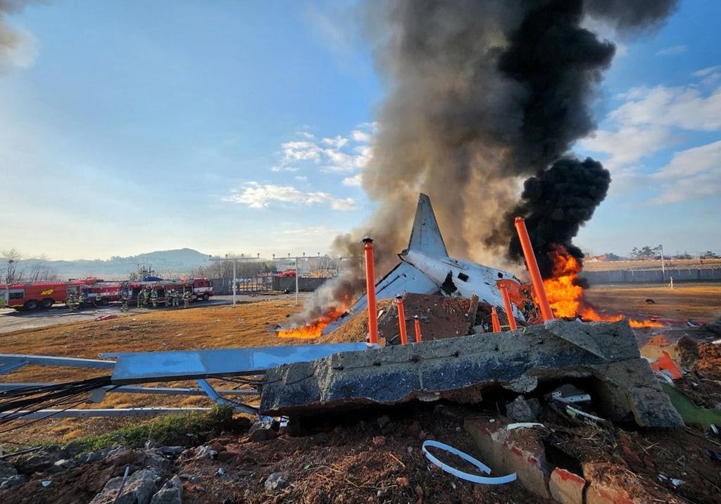 Al menos 28 muertos tras salirse de pista avión comercial con 181 pasajeros en Corea del Sur post thumbnail image