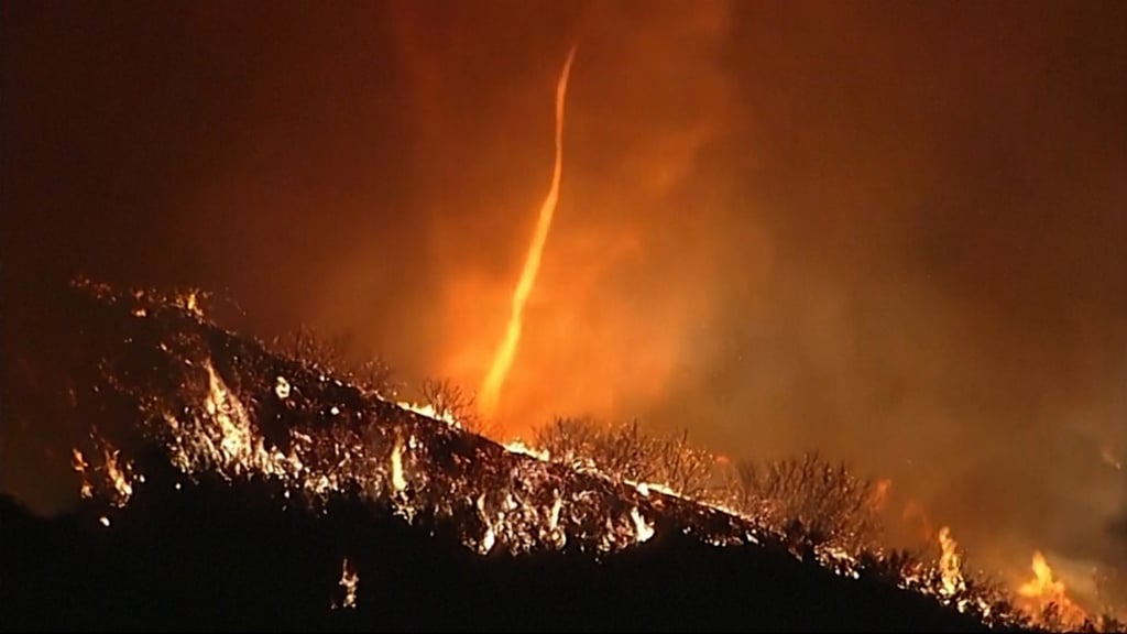 Tornado de fuego se forma en medio de incendio de Los Ángeles post thumbnail image