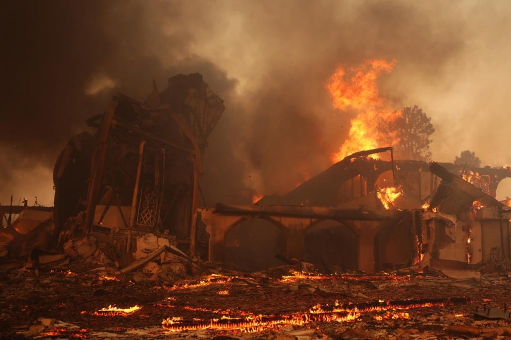 Incendio de barrio acaudalado de Los Ángeles se perfila como el más costoso de California post thumbnail image