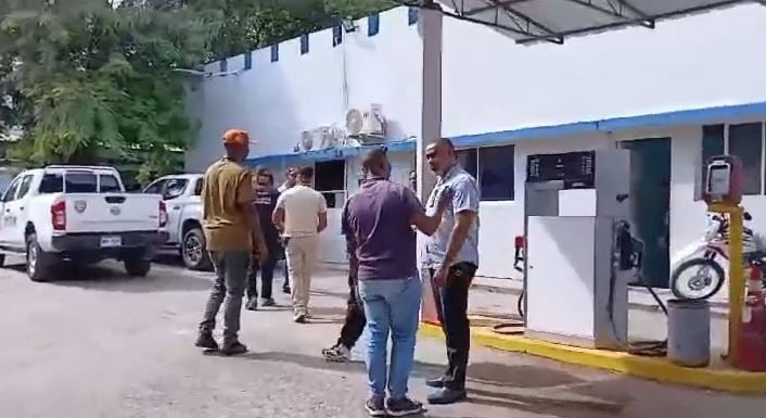 Se entregan a las autoridades tres jóvenes implicados en tiroteo en Barahona post thumbnail image